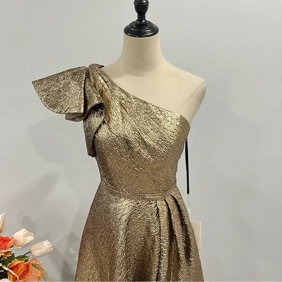 MAC DUGGAL Antique Bronze One Shoulder Metallic Evening Ballgown - Reemoly - Picture 3 of 15